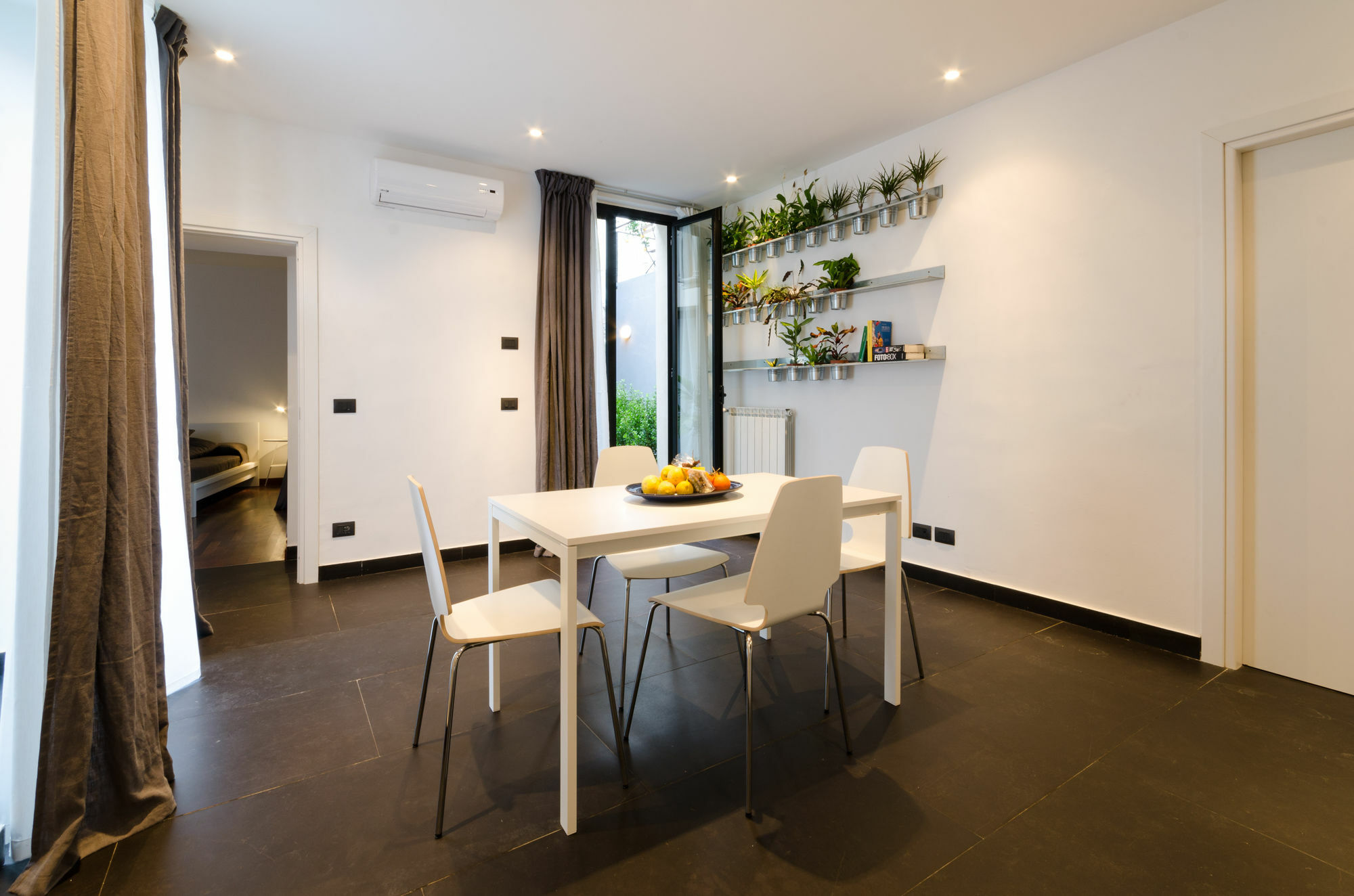 Pietranera Apartments Catania Bagian luar foto